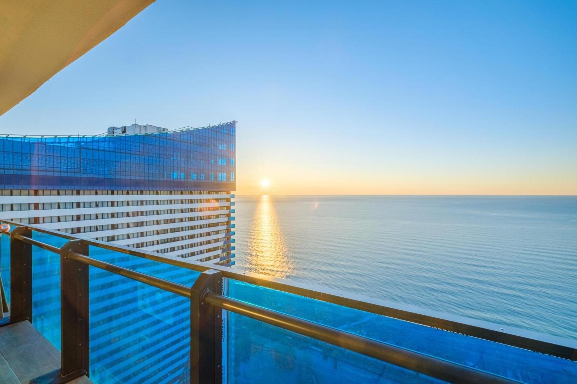 Panorama Sea View Central City Batumi & Aparthotel Екстериор снимка